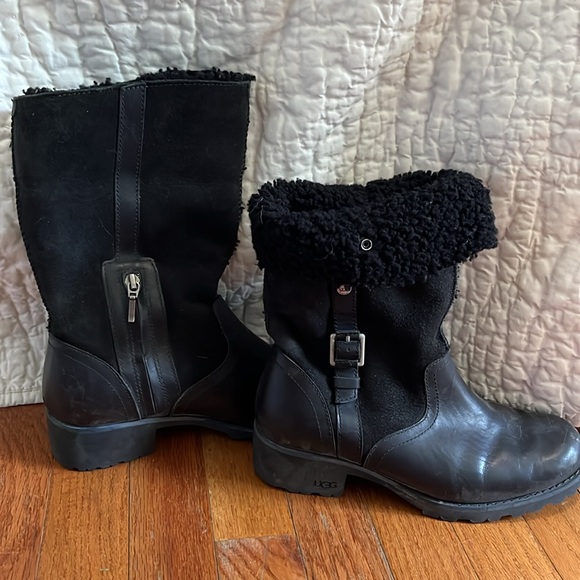 Ugg Australia Boot - Picture 2 of 4